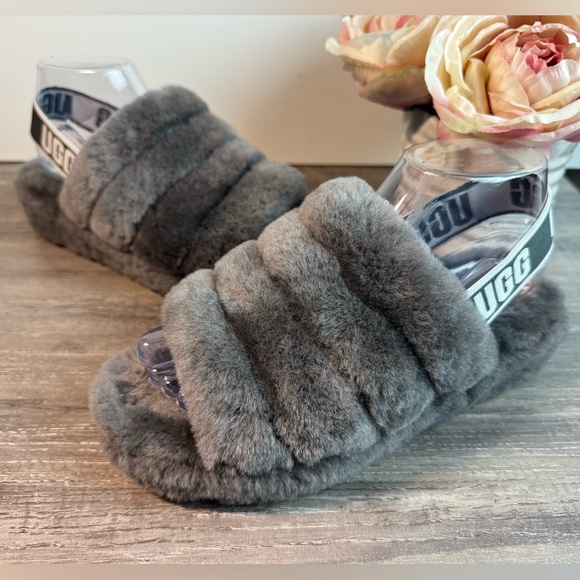 UGG Shoes - UGG Fluff Yeah Womens size 6-7.5/EU37 EUC